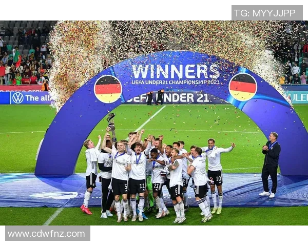 历届德国足球明星回顾与成就分析全景展示 历届德国足球明星回顾与成就分析全景展示