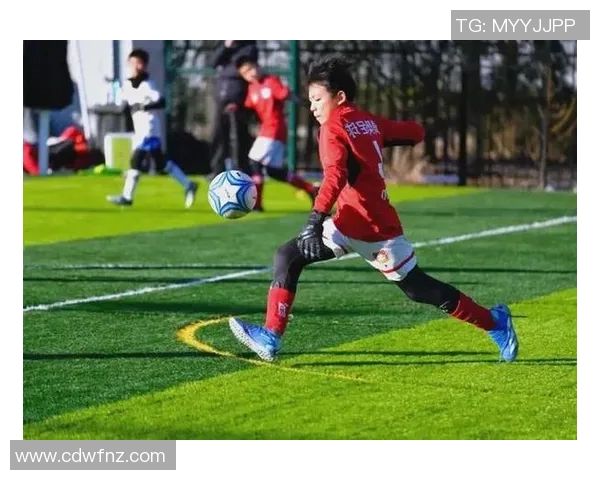 足球明星的梦想起点是小孩子的心灵世界与成长旅程