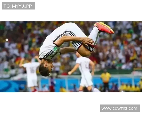 罗伊斯转会动态揭秘足球明星转场视频全解析 罗伊斯转会动态揭秘足球明星转场视频全解析