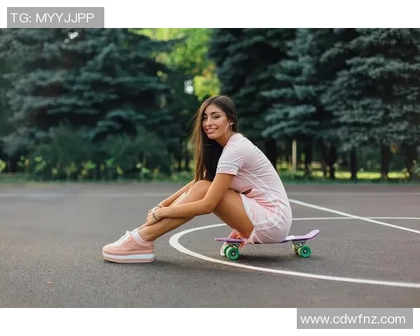 篮球场上的魅力风采：那些令人心动的篮球美女们的精彩瞬间